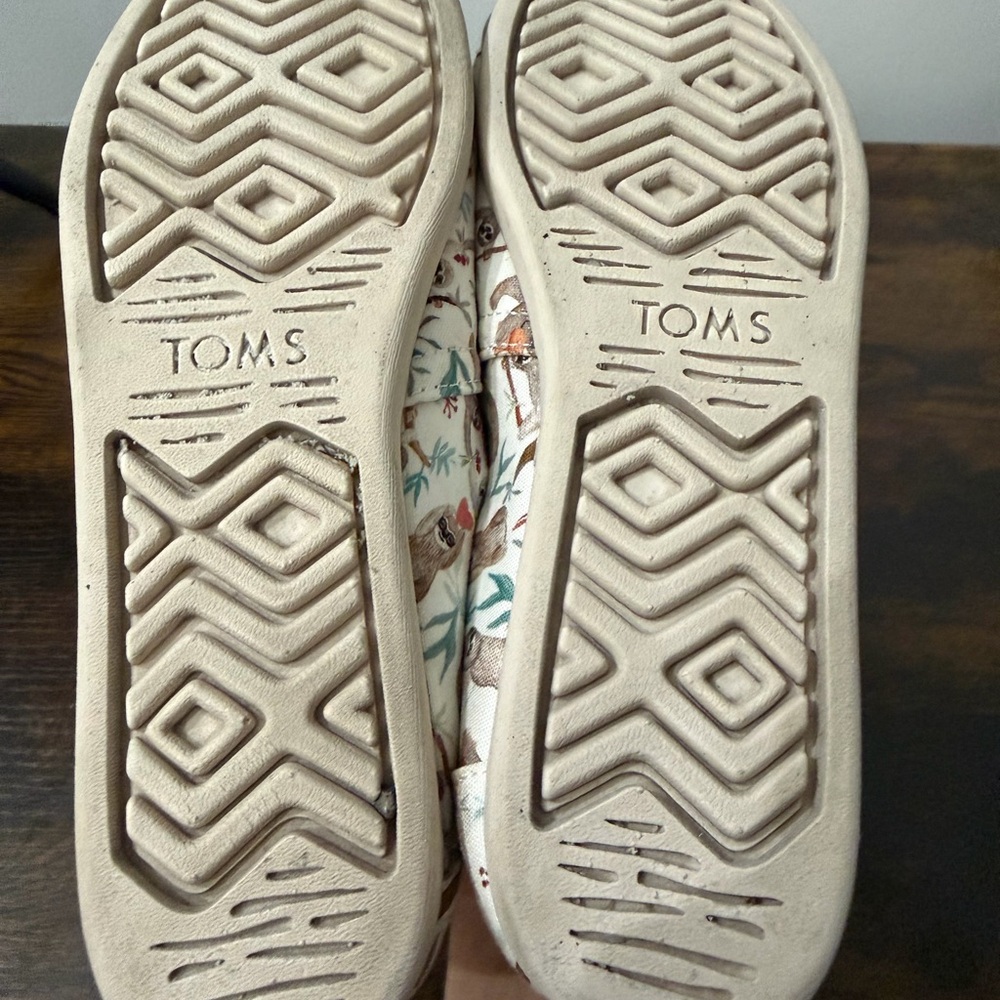 Toms Sloth Slip-Ons sz 6.5 - Picture 7 of 8